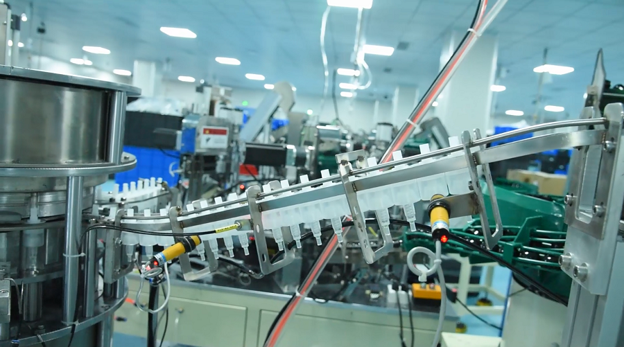 Navigating Challenges in Foam Pump Manufacturing for Cosmetic Products
