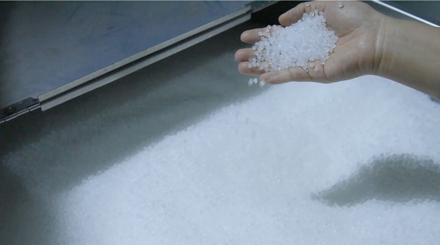 From Raw Materials To Finished Product: The Lifecycle of Bloopak Trigger Sprayer