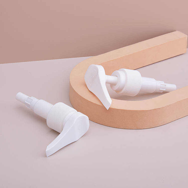 4.0CC white lotion pump 