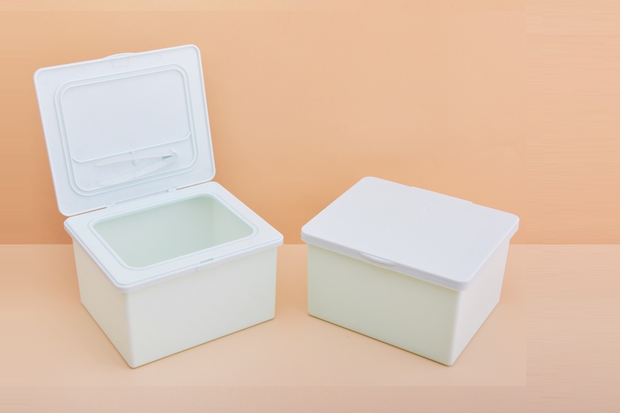 The Role of Refillable Cosmetic Jars in Reducing Waste